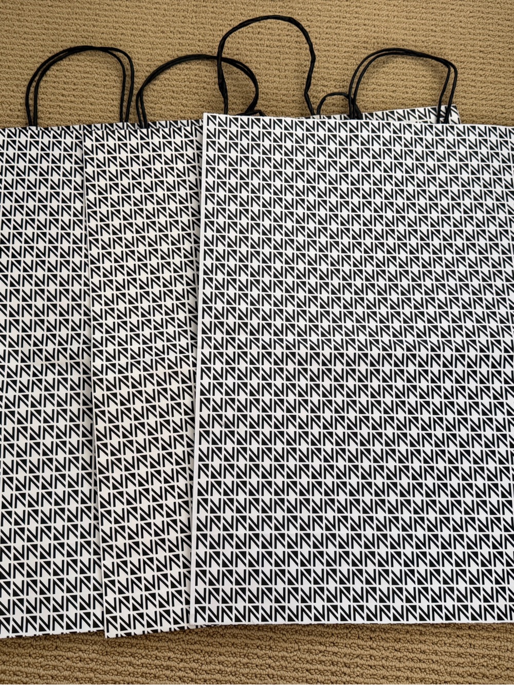 4 Nordstrom Black & White Geo Pattern Shopping Tote ( x-large 16x19)